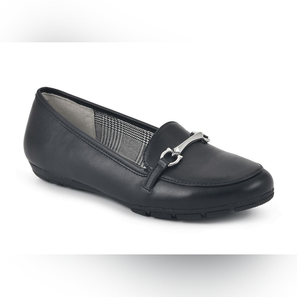 Cliffs by White Mountain Glowing Dress Shoes
